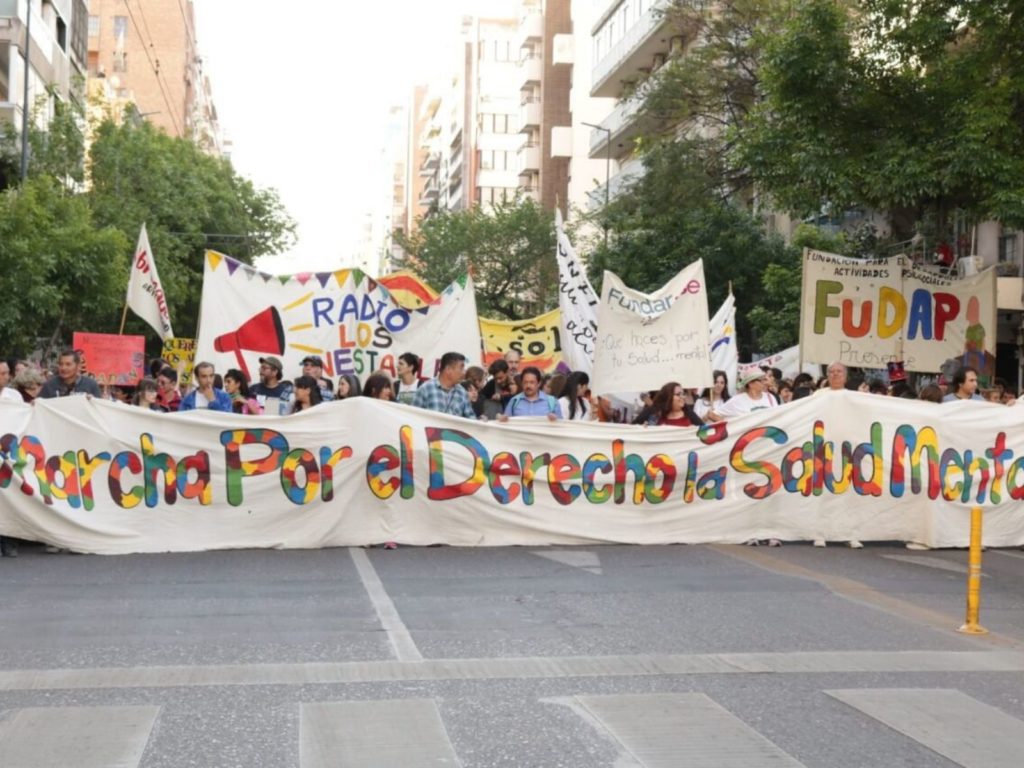 6 marcha por la salud mental