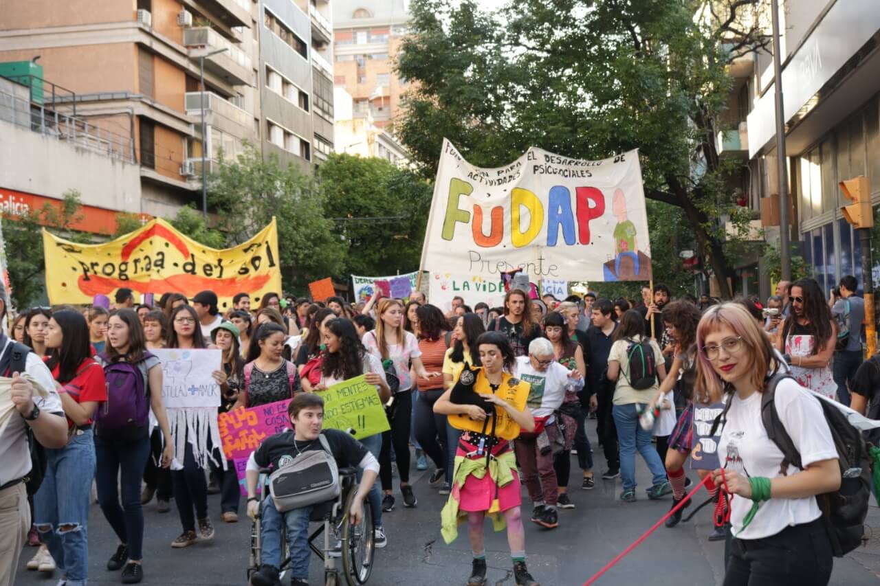 6 marcha por la salud mental