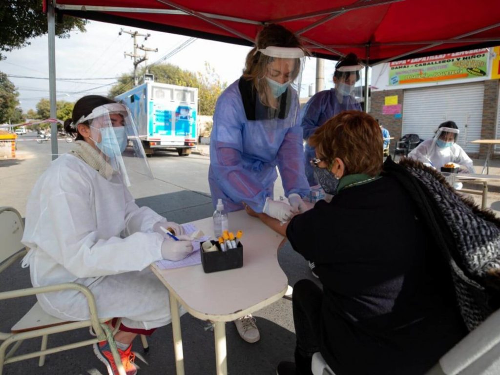 Coronavirus en Córdoba: hay 825 nuevos casos y 34 fallecimientos