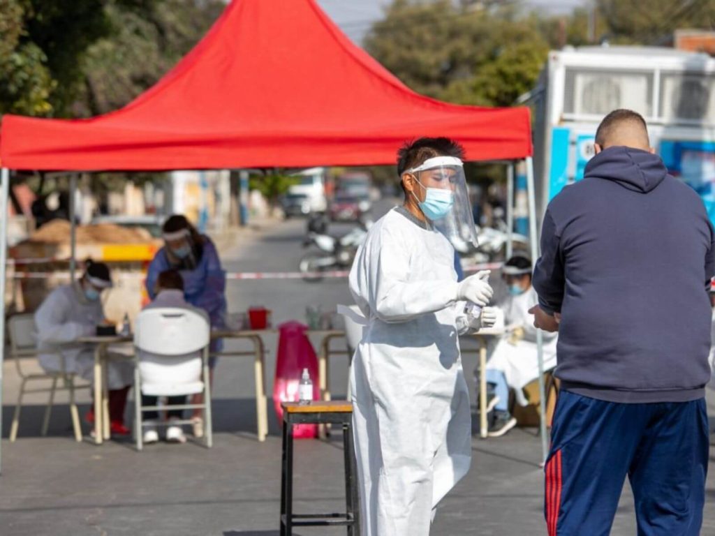 Coronavirus en Córdoba: hay 2.071 nuevos casos y 49 fallecimientos