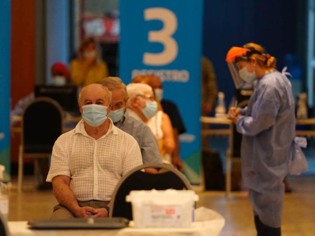 El martes 6 de julio se aplicaron 32.693 vacunas, de las cuales 29.595 corresponden a primeras dosis y 3.098 a segundas dosis.