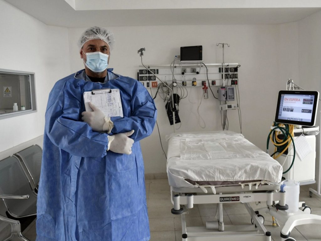 Médico que atiende casos de COVID-19 en Córdoba