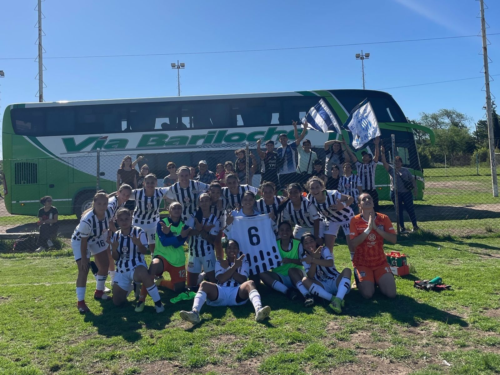 Argentino de Quilmes goleó y es escolta del campeón Talleres