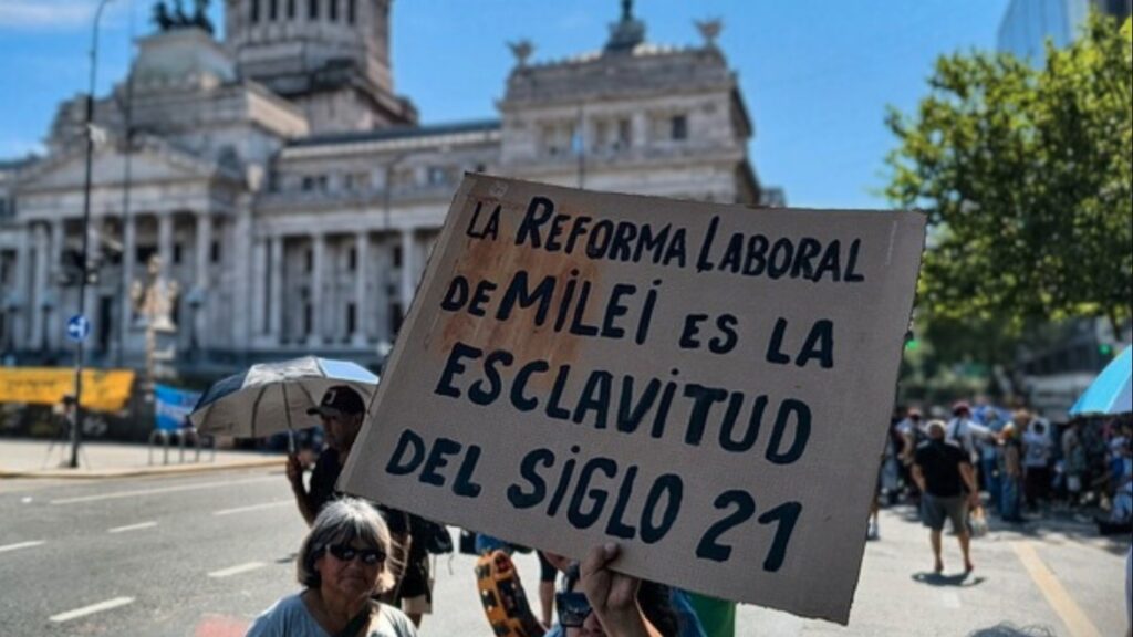 gobierno nacional consigue media sanción a la reforma laboral